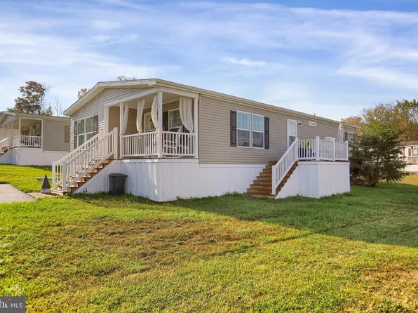 54 Meadowview Dr, New Bloomfield, PA 17068