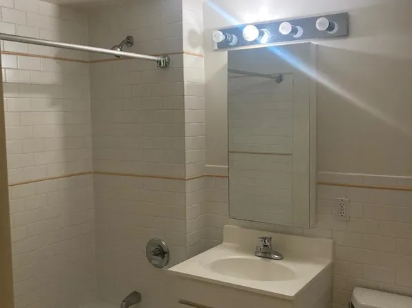 837 Washington Avenue image 8 of 14