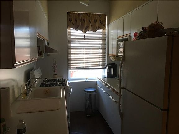 3rd image of 8684 15th Ave