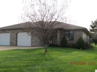 926 Country Club Dr, Maquoketa, IA 52060