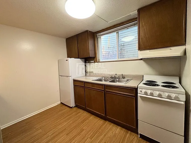 1221 N Clarkson St #1 — Photo 3