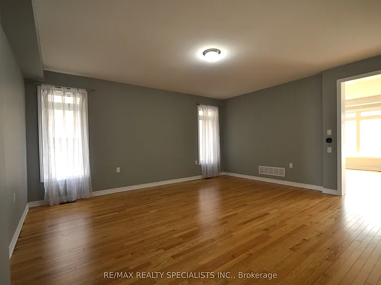 74 Dotchson Ave — Photo 7
