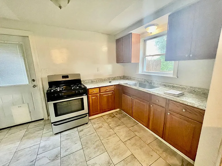 5705 Hilltop Ave — Photo 7