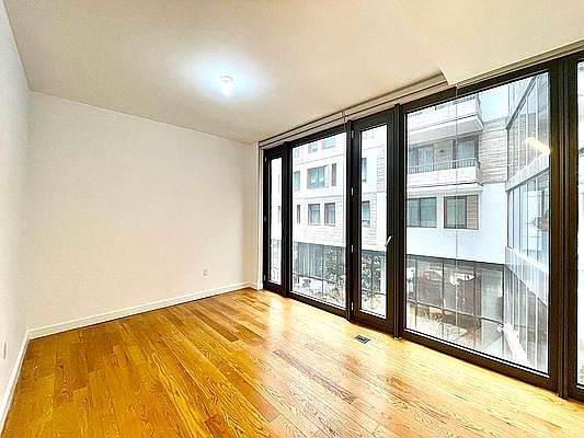 3rd image of 123 Melrose St APT 224