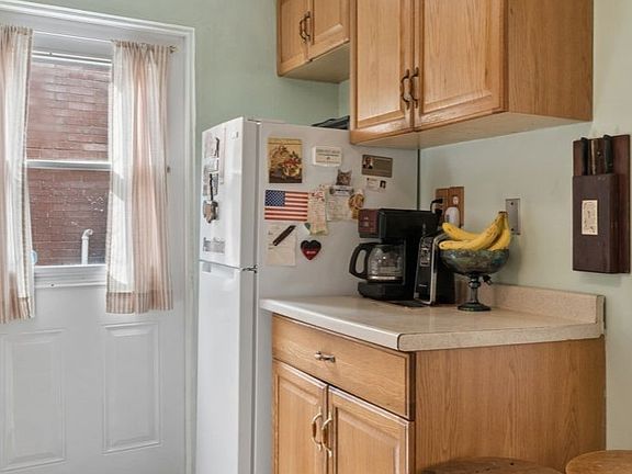 3rd image of 2106 Lindsay Rd