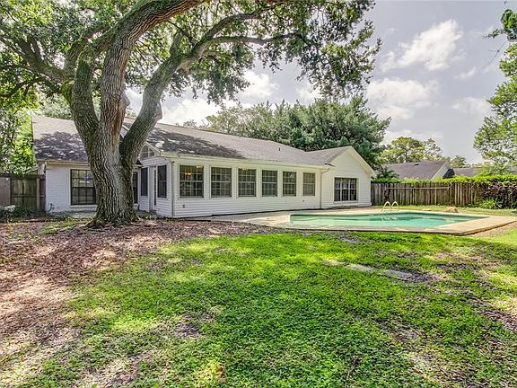 4th image of 10406 Reclinata Ln