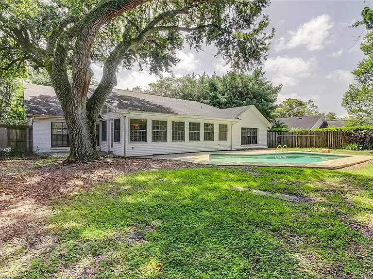 10406 Reclinata Ln — Photo 4