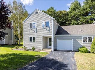 21 Woodlawn Cir, Hope Valley, RI 02832