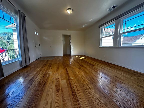 4th image of 736 W Pine St