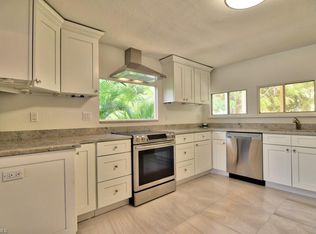 1376 10th St N, Naples, FL 34102