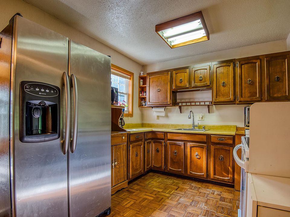 16 Mount Vista Drive, Shelburne, NH 03581 Zillow