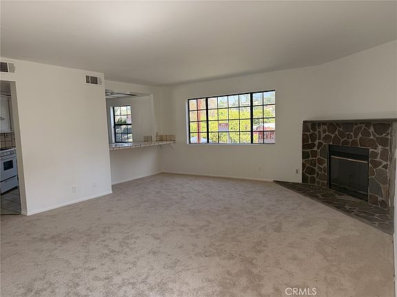 3rd image of 5034 Templeton St #A