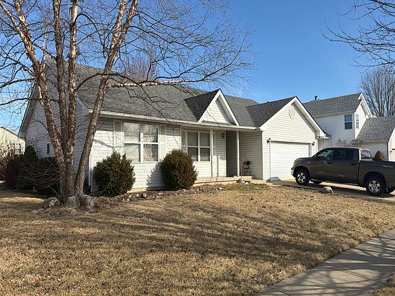 3rd image of 1203 Willow Ln