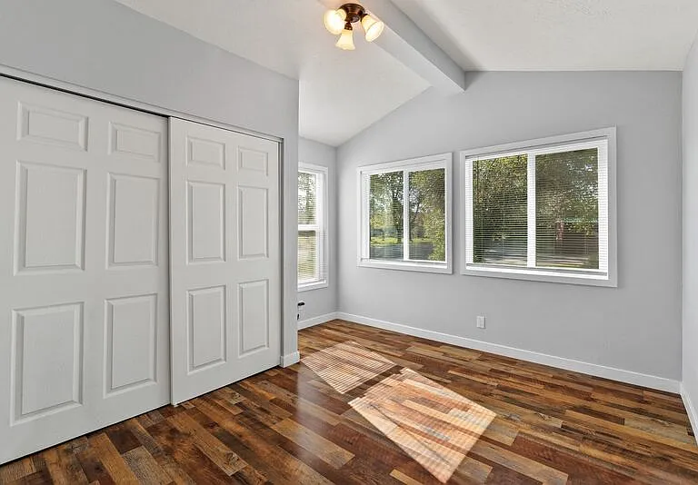 900 Westwood Dr — Photo 13
