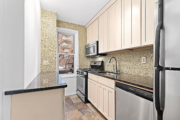 1st image of 350 E 30th St APT 1E