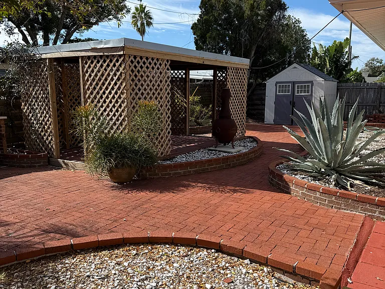 2624 Grove St — Photo 11