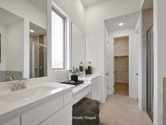 5th image of 10115 Harry St