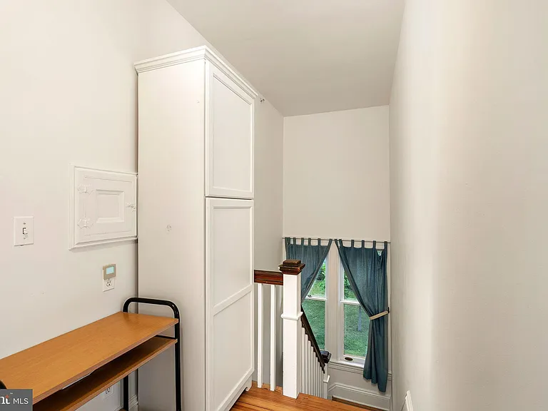 2 Hamilton Ave — Photo 12