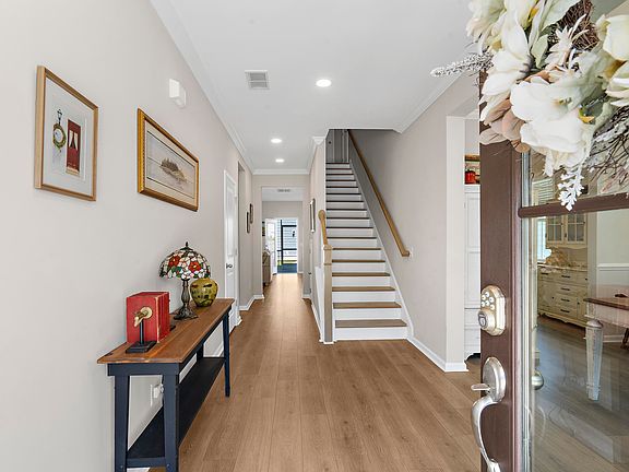 5th image of 120 Angelica Ave
