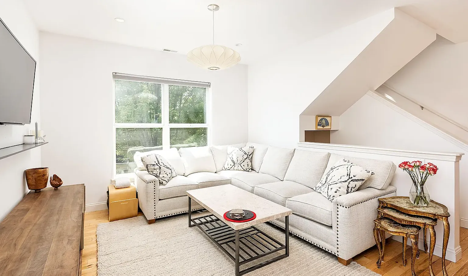 3 bed, 2.5 bath, 1472 sqft, $4,900 — Photo 3