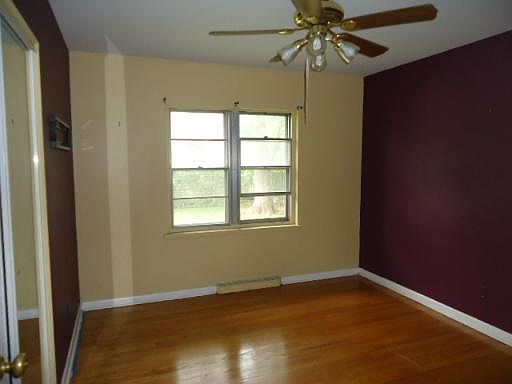 3rd image of 757 E 154th St