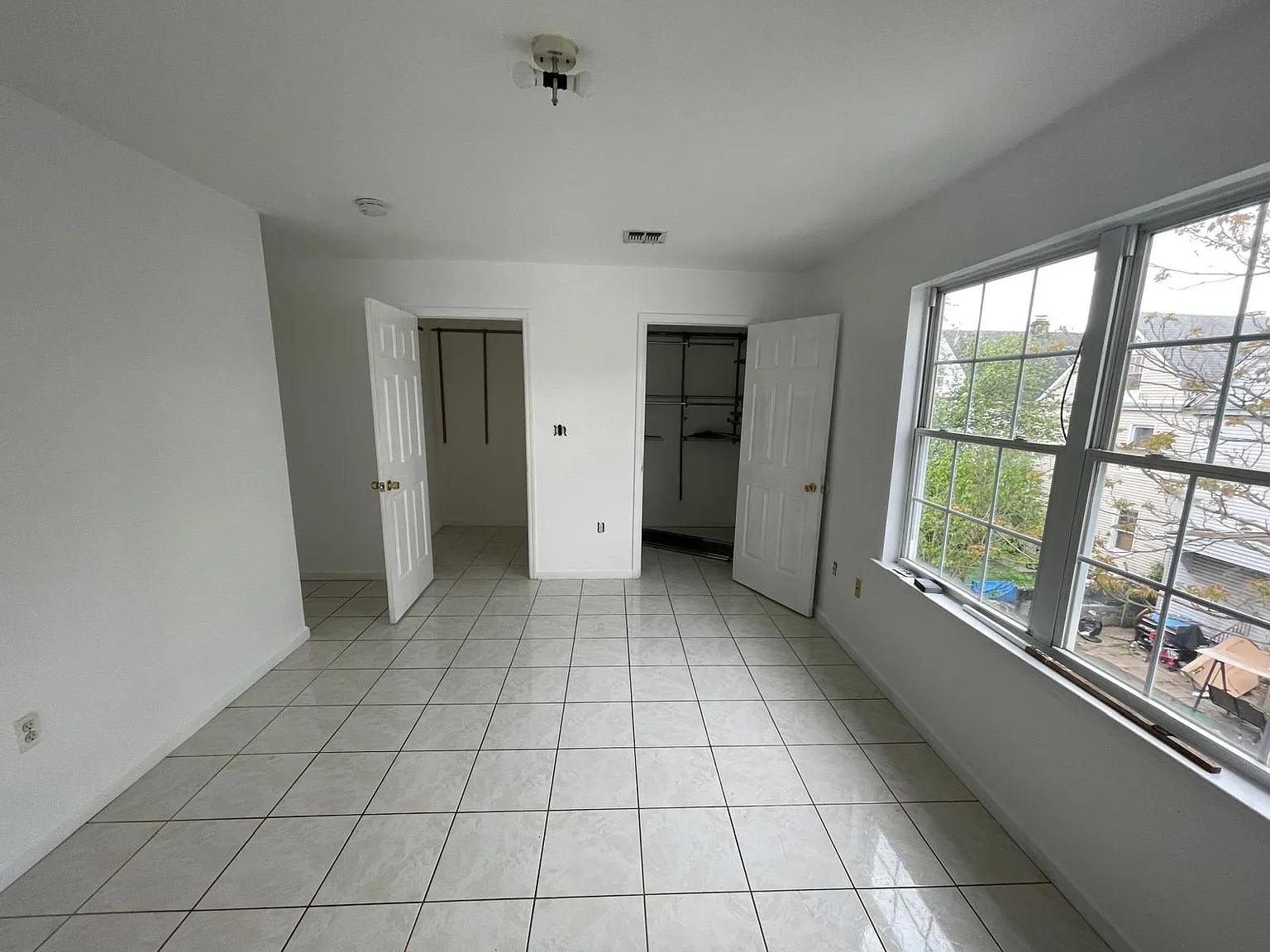 3 bed, $2,595 — Photo 2