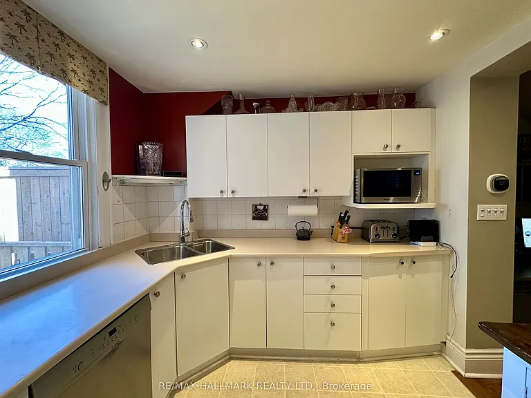 145 Castlefield Ave — Photo 12