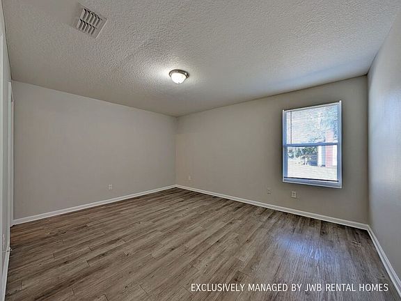 5th image of 8705 Berry Ave