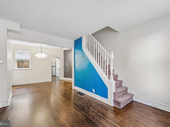 2nd image of 2531 Webb St