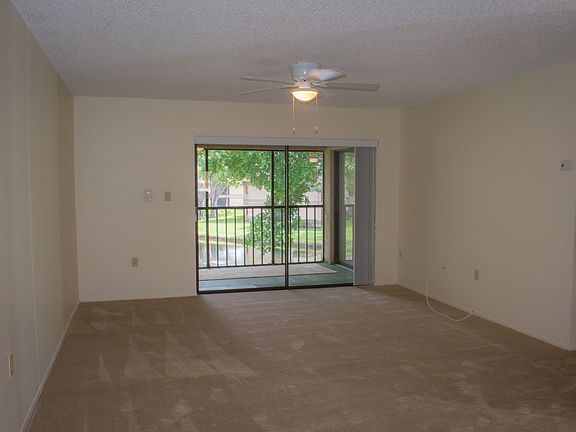 Living Room/Patio
