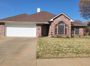 6429 Westgate Dr, North Richland Hills, TX 76182