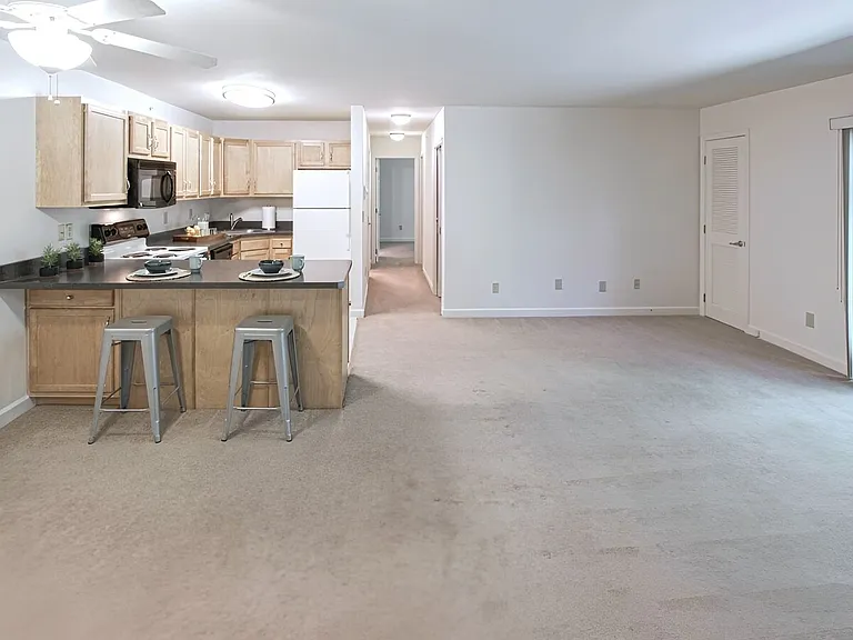 Crescent Village — Photo 10