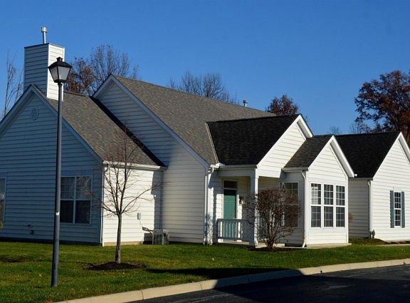 2nd image of 5976 Naughten Pond Dr