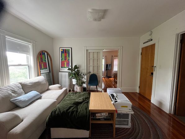 30 Rindge Ave APT 4