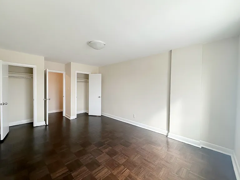 2645 Bloor St W #302 — Photo 11