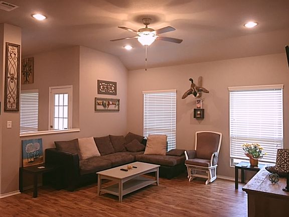 2nd image of 3708 Mariposa Ct