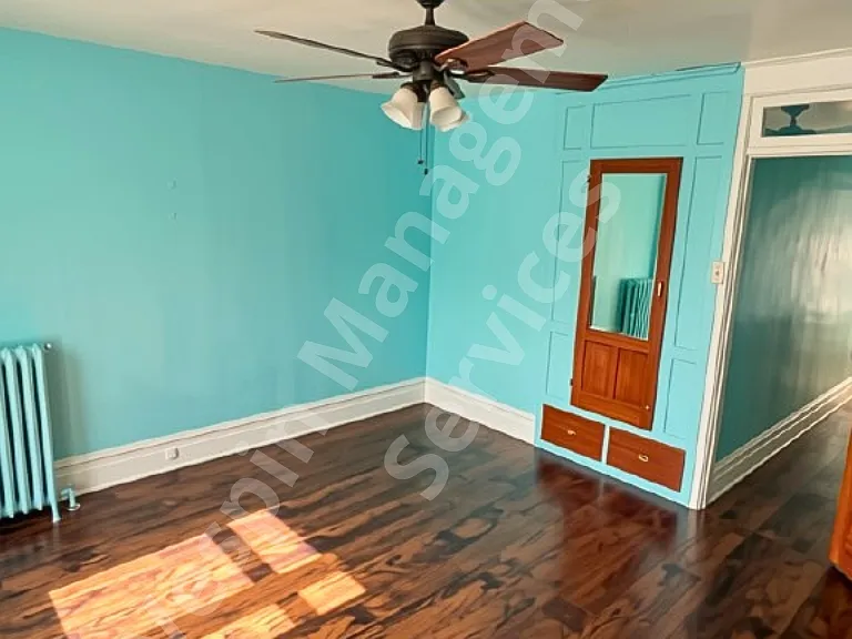 1734 W Norwegian St — Photo 10