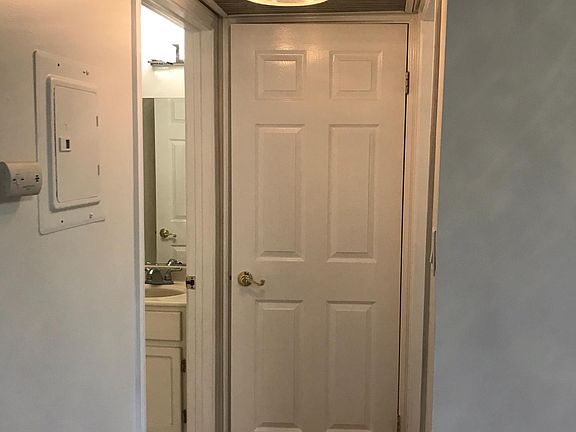 5th image of 2406 Florencita Ave