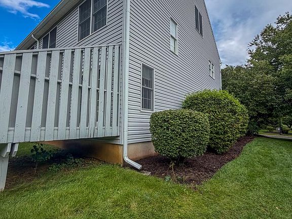 4th image of 320 Shetland Dr #320