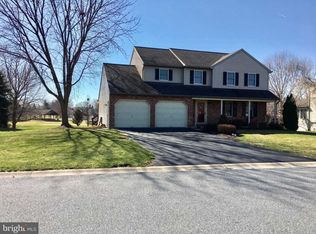 60 Farmingdale Ln, Marietta, PA 17547