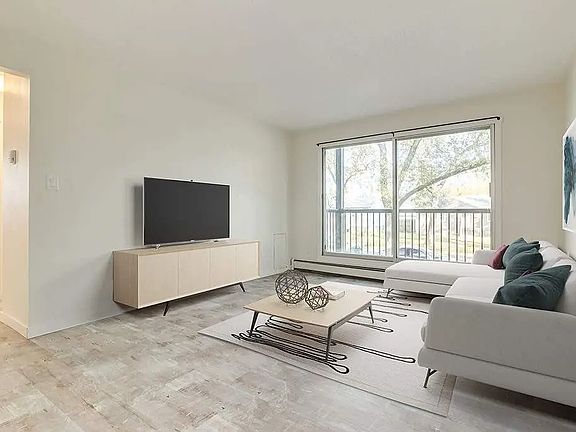 2nd image of 4718 46th St #2