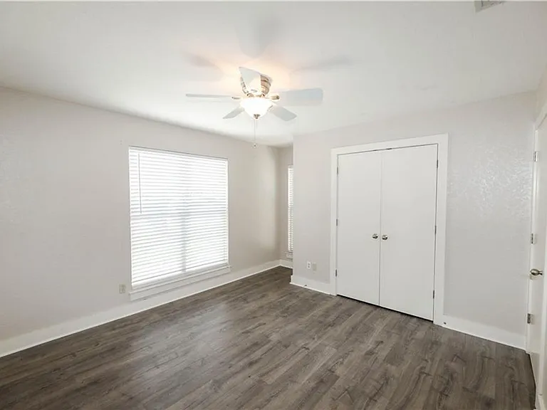 1302 Danbury Sq #A — Photo 24