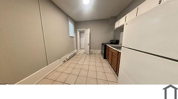 4th image of 2427 N Cleveland St #1F