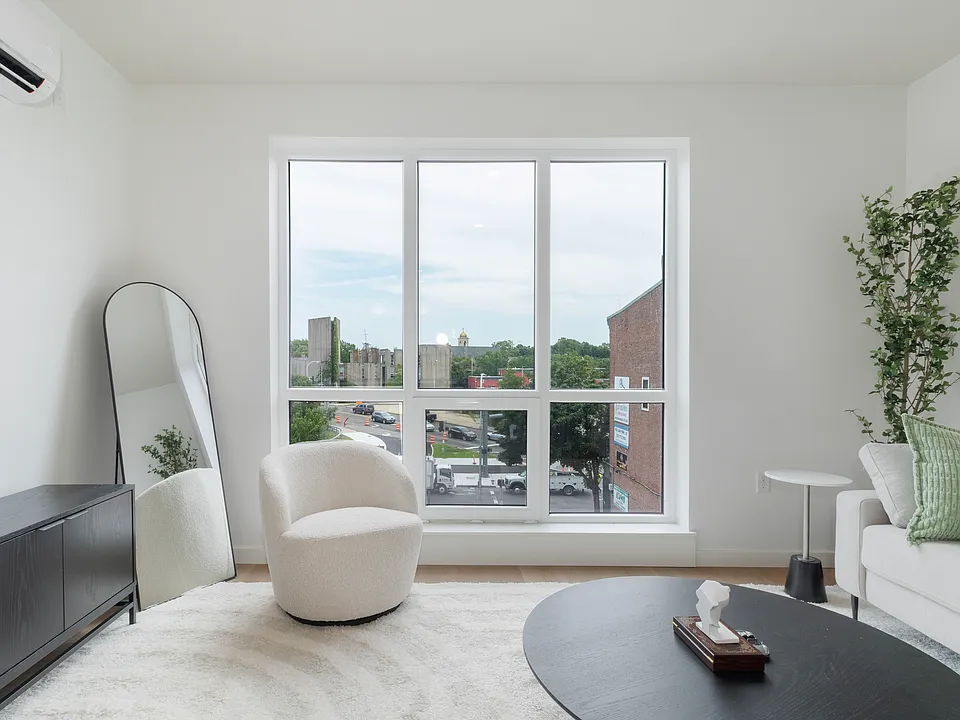 Building Photo 5