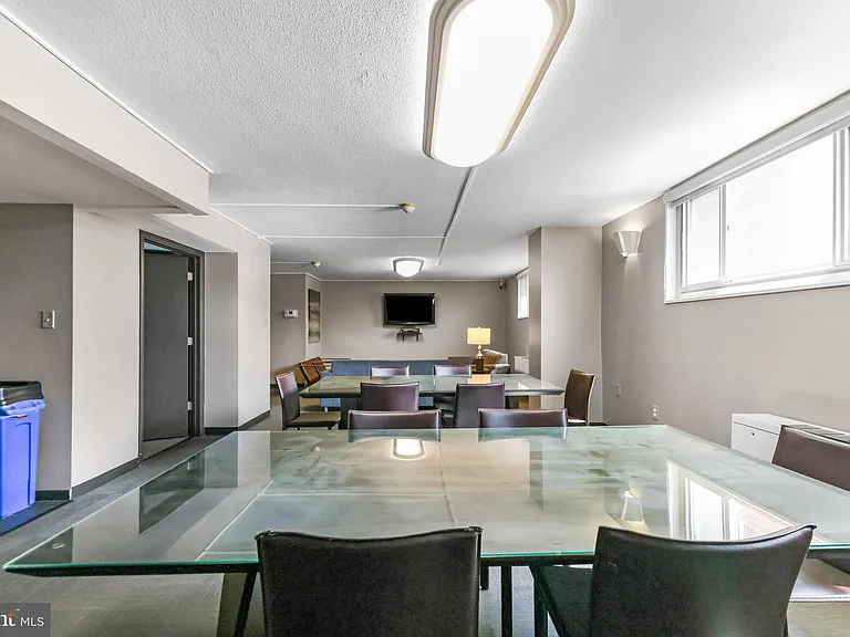 1 E University Pkwy #106 — Photo 33