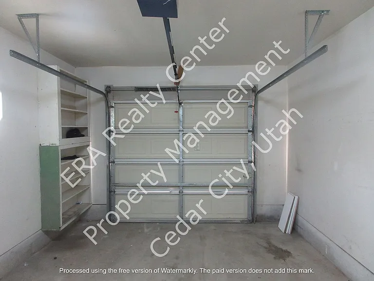 527 E 2015 N — Photo 21