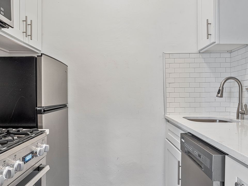 1st image of 205 W 54th St APT 10A