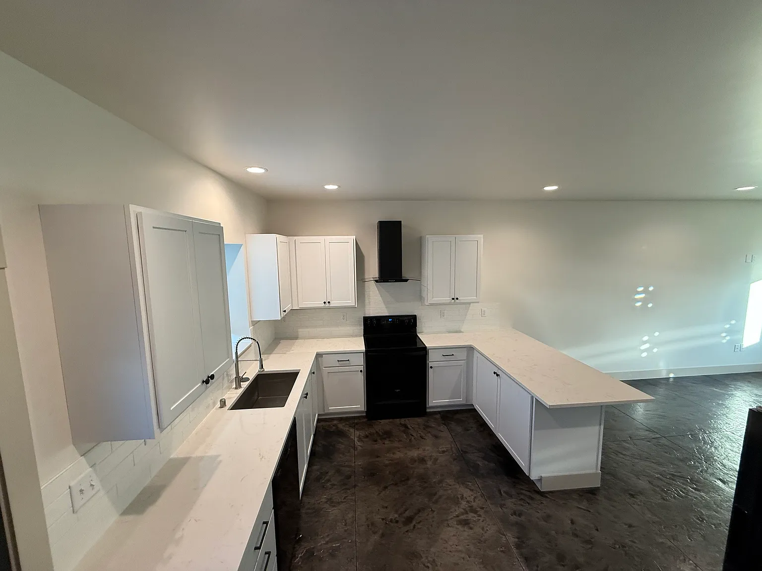 3BR 3.5BA 1760 sq. ft. House — Photo 4