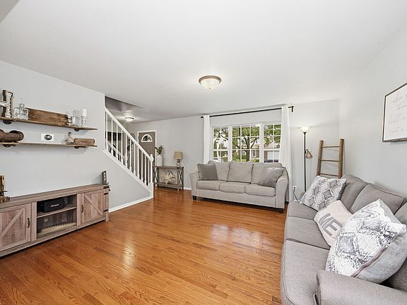 5th image of 5320 Meadowbrook St
