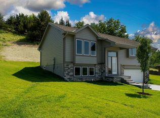 1345 Copper Mountain Rd, Crescent, IA 51526